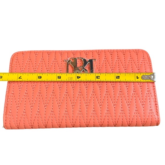 Badgley Mischka Coral Quilted Vegan Leather Zip Around Wallet BM-1140 - Picture 3 of 9